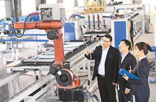 人民日?qǐng)?bào)海外版 超萬(wàn)億資金 澆灌 實(shí)體經(jīng)濟(jì)